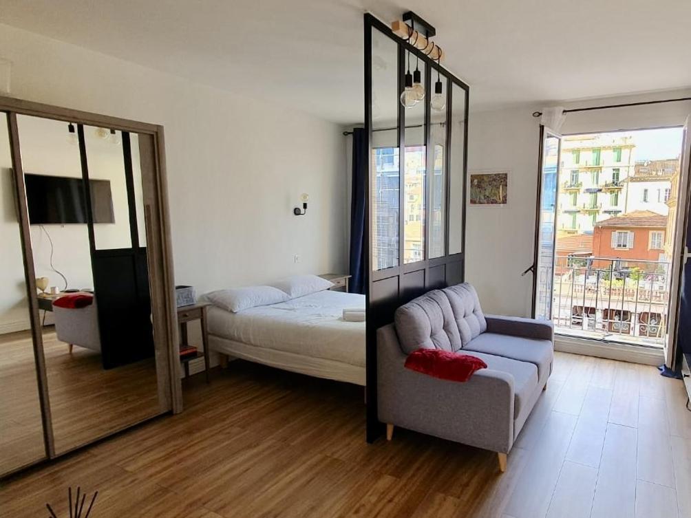 Le Verlaine, Studio En Centre Ville A Deux Minutes Des Plages Menton Room photo